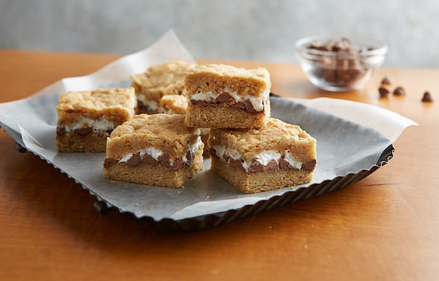 S'mores Cookie Bars 