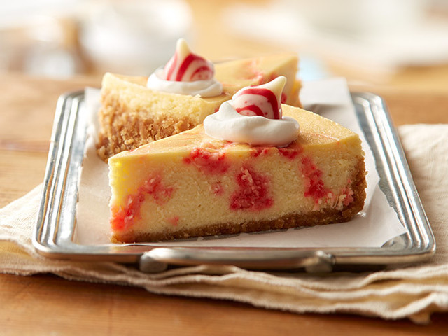 Kisses Candy Cane Swirl Cheesecake