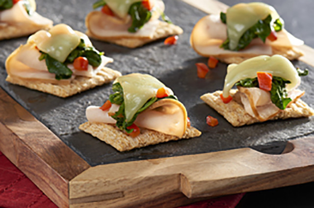 TRISCUIT Kale & Smoked Turkey Topper