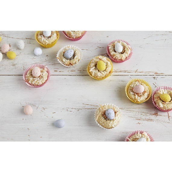 Macaroon Cookie Nests