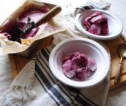 Fresh Blackberry Ice Cream