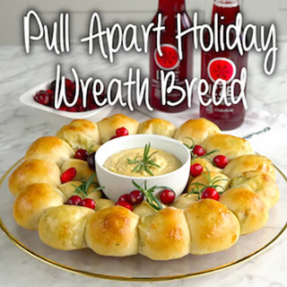 Pull-Apart Holiday Wreath Bread