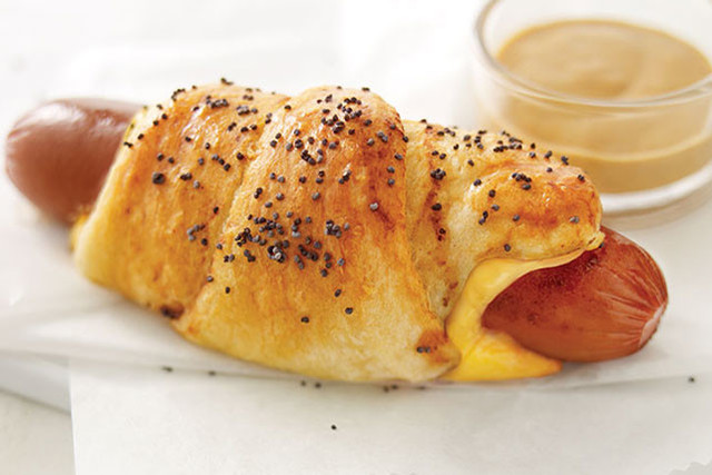 Cheesy Pigs in a Blanket with Come-Back Sauce