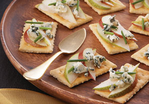 Pear & Blue Cheese Crackers