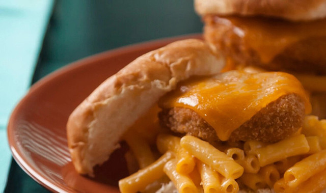 Chicken and Mac Sliders