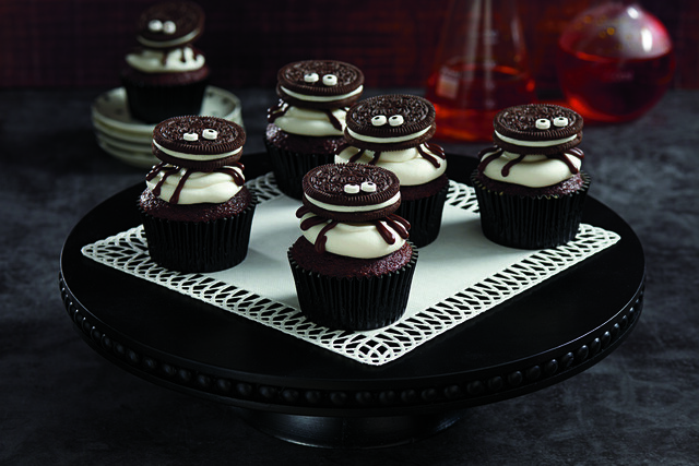 OREO Spider Hug Cupcakes