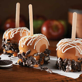 OREO Caramel-Dipped Apples