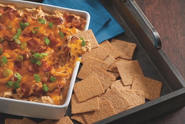 Easy BBQ Chicken and Bacon Dip