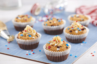 CHIPS AHOY! Patriotic Cupcakes with "Cookie Dough Icing"