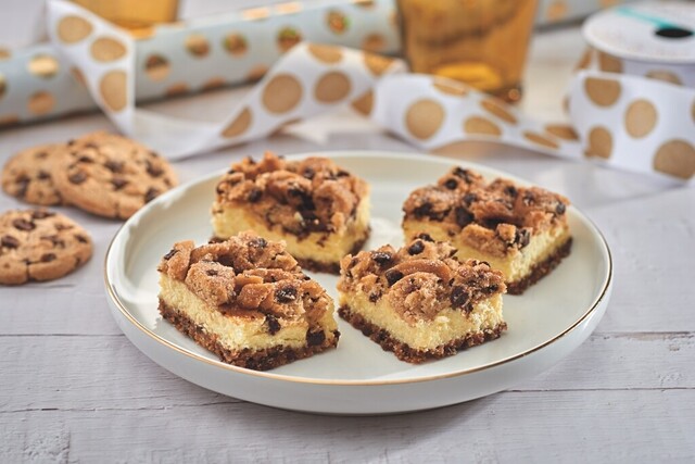 Snickerdoodle Cheesecake Bars
