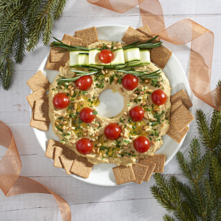 Holiday Hummus Wreath