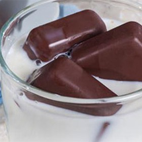 HERSHEY’S Syrup Ice Cubes