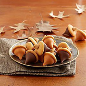 Kisses Acorn Treats