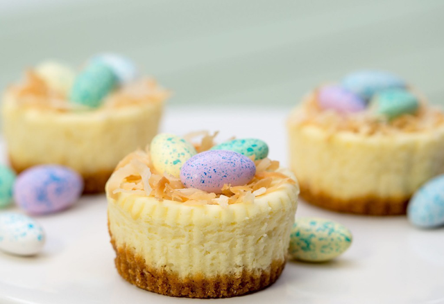 PHILADELPHIA Easter Mini Cheesecakes