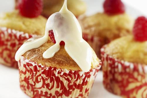 Lemon Raspberry-Filled Cupcakes