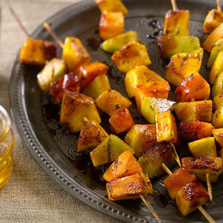 Grilled Pineapple Appetizers with a Sweet-Tart Sauce