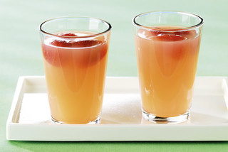 Icy Strawberry-Kiwi Drink