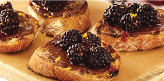 Bruschetta Topped with Nutella Hazelnut Spread and Blackberries